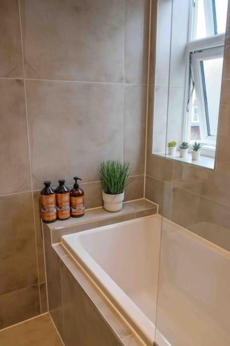 Garden Of Eden 1 Bedroom Flat In Fishponds Bristol Zewnętrze zdjęcie